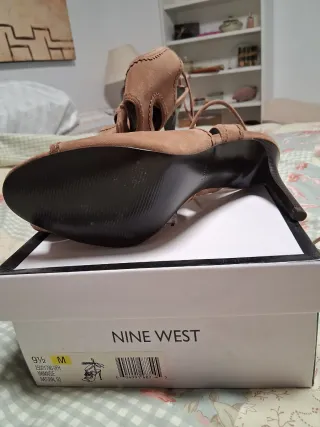 Zapatos de tacón con cordones