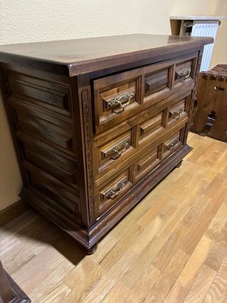 Cabeceros y cómoda estilo castellano madera maciza