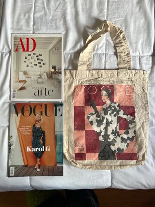 Tote Bag +Pack Vogue España Karol G + AD Magazine