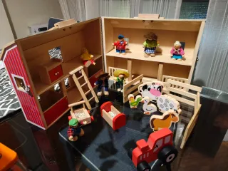 Granja de madera para jugar