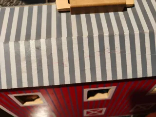 Granja de madera para jugar