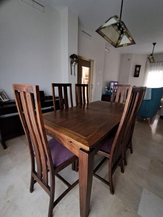 Mesa y sillas de comedor