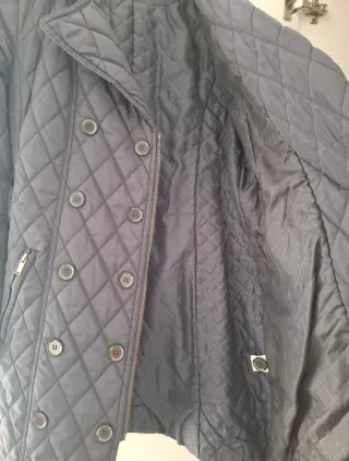 Abrigo acolchado azul marino