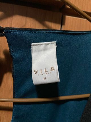 Vestido de verano negro con cinturón