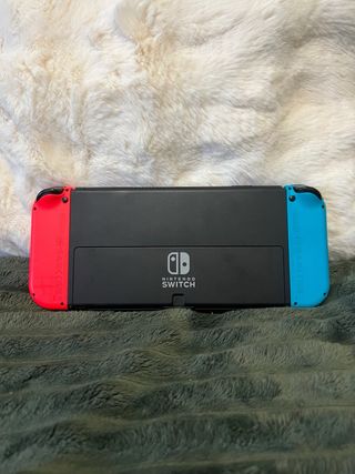 Nintendo Switch OLED Roja y Azul + Accesorios