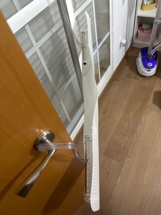 Protector aire acondicionado blanco