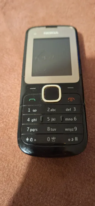 Lotto 4 telefoni Nokia e Samsung