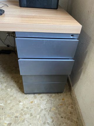 Escritorio madera y metal