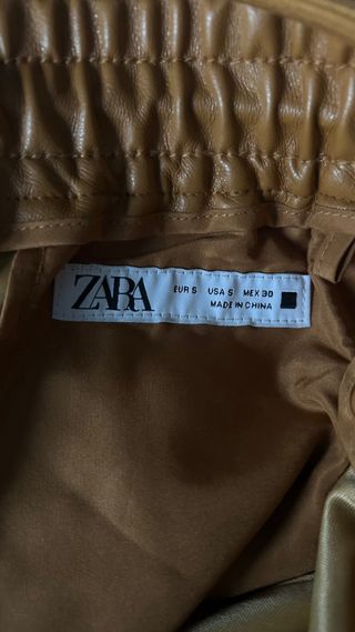 Suéter ZARA verde oliva talla M