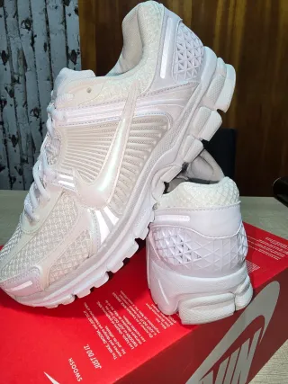Zapatillas Nike Vomero 5 SE Plata/Blanco