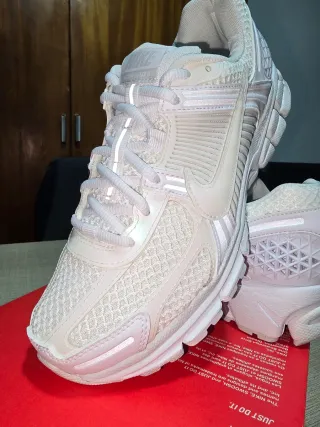 Zapatillas Nike Vomero 5 SE Plata/Blanco