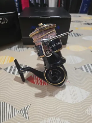 CARRETE DAIWA SALTIGA 14000-XH