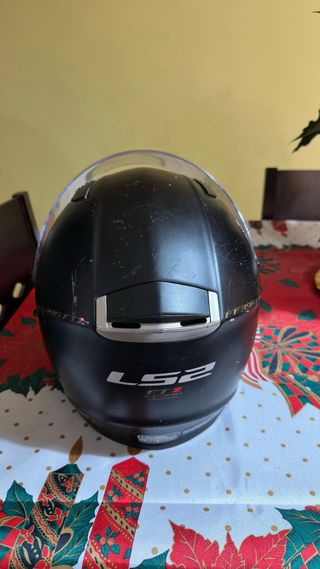 Casco de moto LS2 negro
