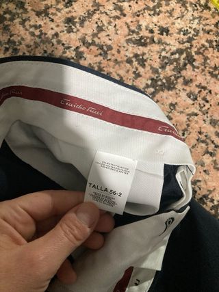Pantalón de vestir Emidio Tucci azul marino.