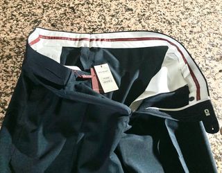 Pantalón de vestir Emidio Tucci azul marino.