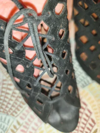 Botines negros de encaje.Zara.Tacón 12cm.