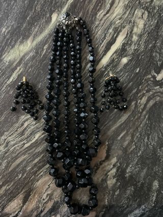 Conjunto collar y pendientes azabache vintage