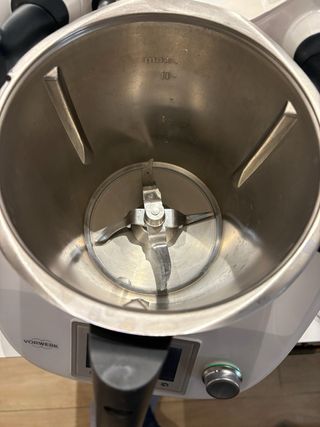 Thermomix TM5 +varoma + cestillo+espatula+cookido