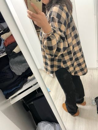 Camisa cuadros oversize beige y negro