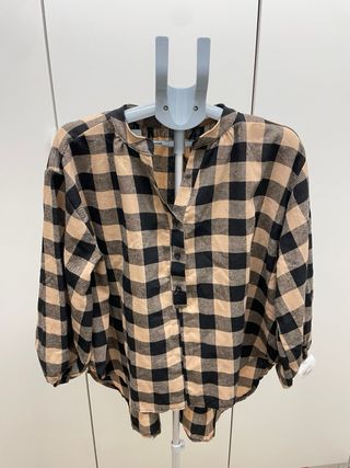 Camisa cuadros oversize beige y negro