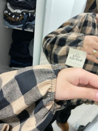 Camisa cuadros oversize beige y negro