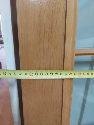 Portes de fusta i vidre, en perfecte estat.