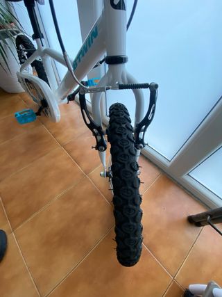 Bicicleta infantil B'TWIN blanca