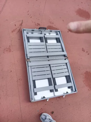 Mesa y 4 Sillas Camping Plegables