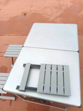 Mesa y 4 Sillas Camping Plegables