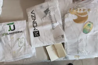 Pantalones y casacas uniforme blanco nuevos