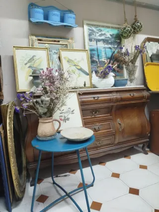 Mesa auxiliar redonda azul