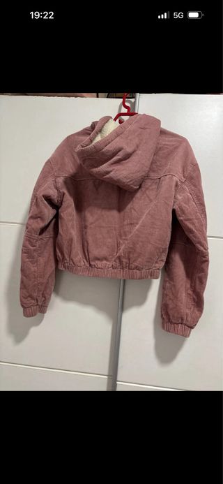 Chaqueta rosa con cremallera