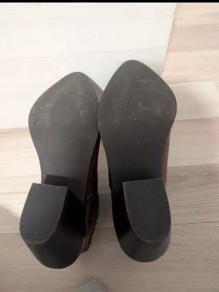 Botines marrones efecto cocodrilo