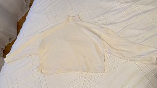 Jersey crop cuello alto blanco Zara