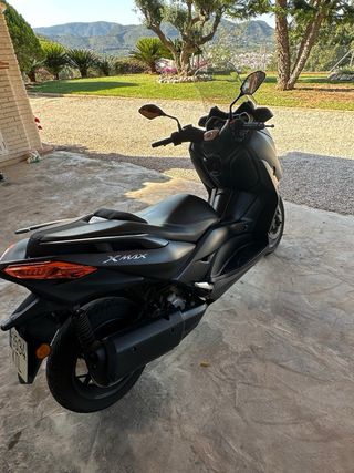 YAMAHA XMAX 300