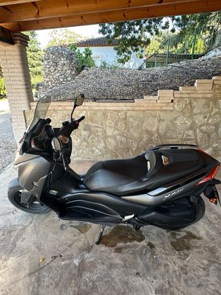 YAMAHA XMAX 300