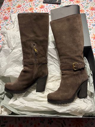 Stivali Prada Marrone Camoscio Tacco