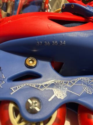 Patines Spiderman Talla S + Casco y Protecciones