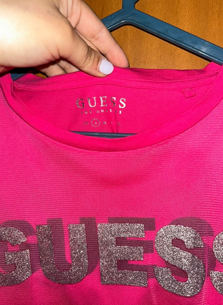 T-shirt Guess Rosa Mulher Tamanho S