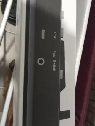 Controlador midi Nektar GX Mini. En caja