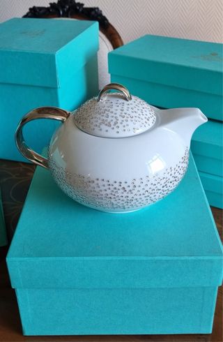 Juego de té porcelana y Swarovski. Coleccionismo