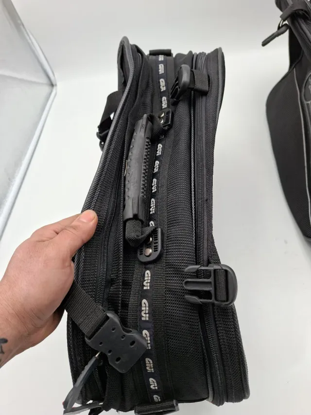 Alforjas Givi Extensibles para Moto