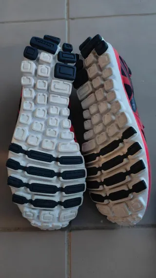 Zapatillas Reebok Rojas y Negras