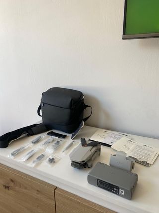 Dji Mini 2 Drone con Accesorios y Maletín