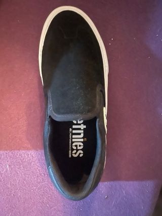 Zapatillas Etnies negras. T. 39