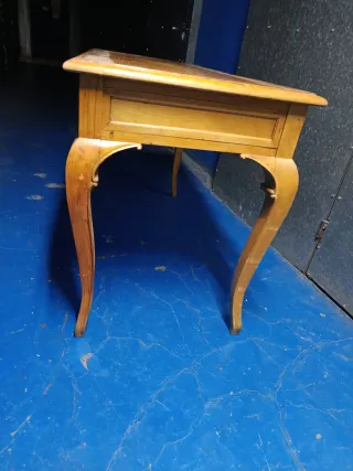Mesa de escritorio clasica