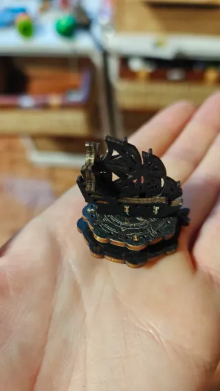 Barco de madera decorativo