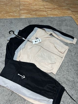 Chándal Beige y Negro