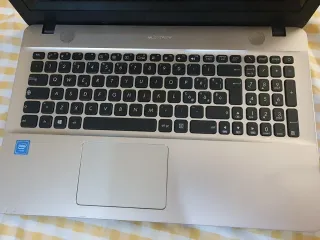 Portatile asus nero/argento