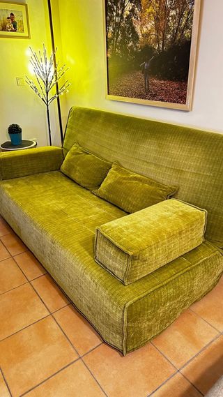 Sofá cama 3 plazas verde con funda y cojines